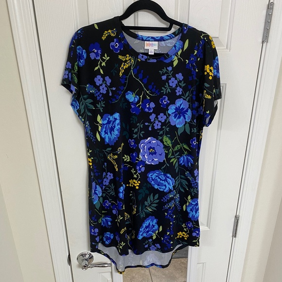 LulaRoe Mitzi Top (L) - Picture 1 of 6